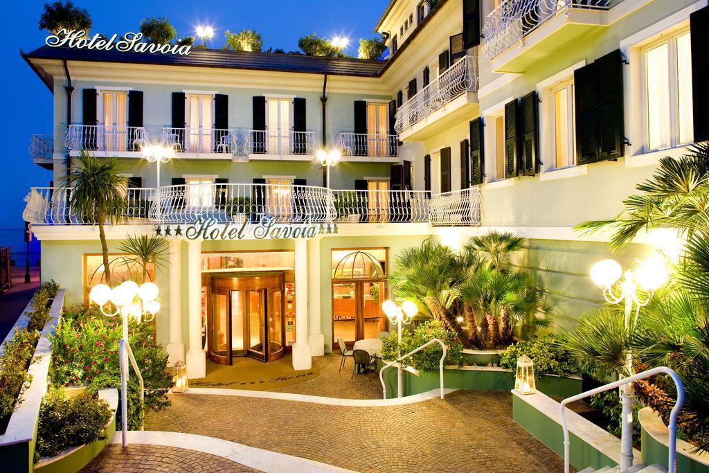 Hotel Savoia Alassio Bagian luar foto